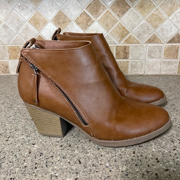 Massini Ashton Women’s Brown Heeled Ankle Booties Size 10 - Picture 3 of 7